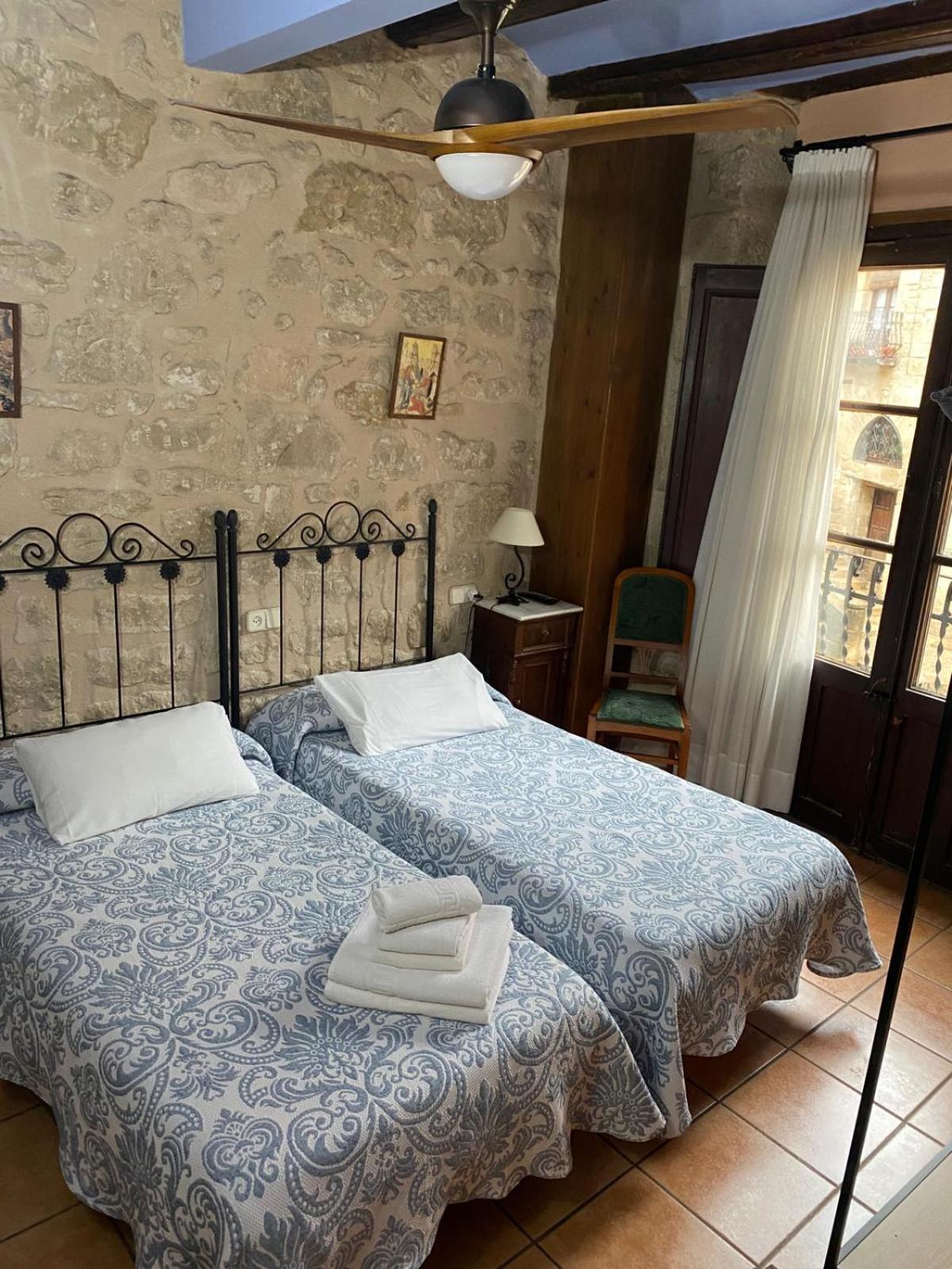 Fonda La Plaza Hotel Valderrobres Eksteriør billede