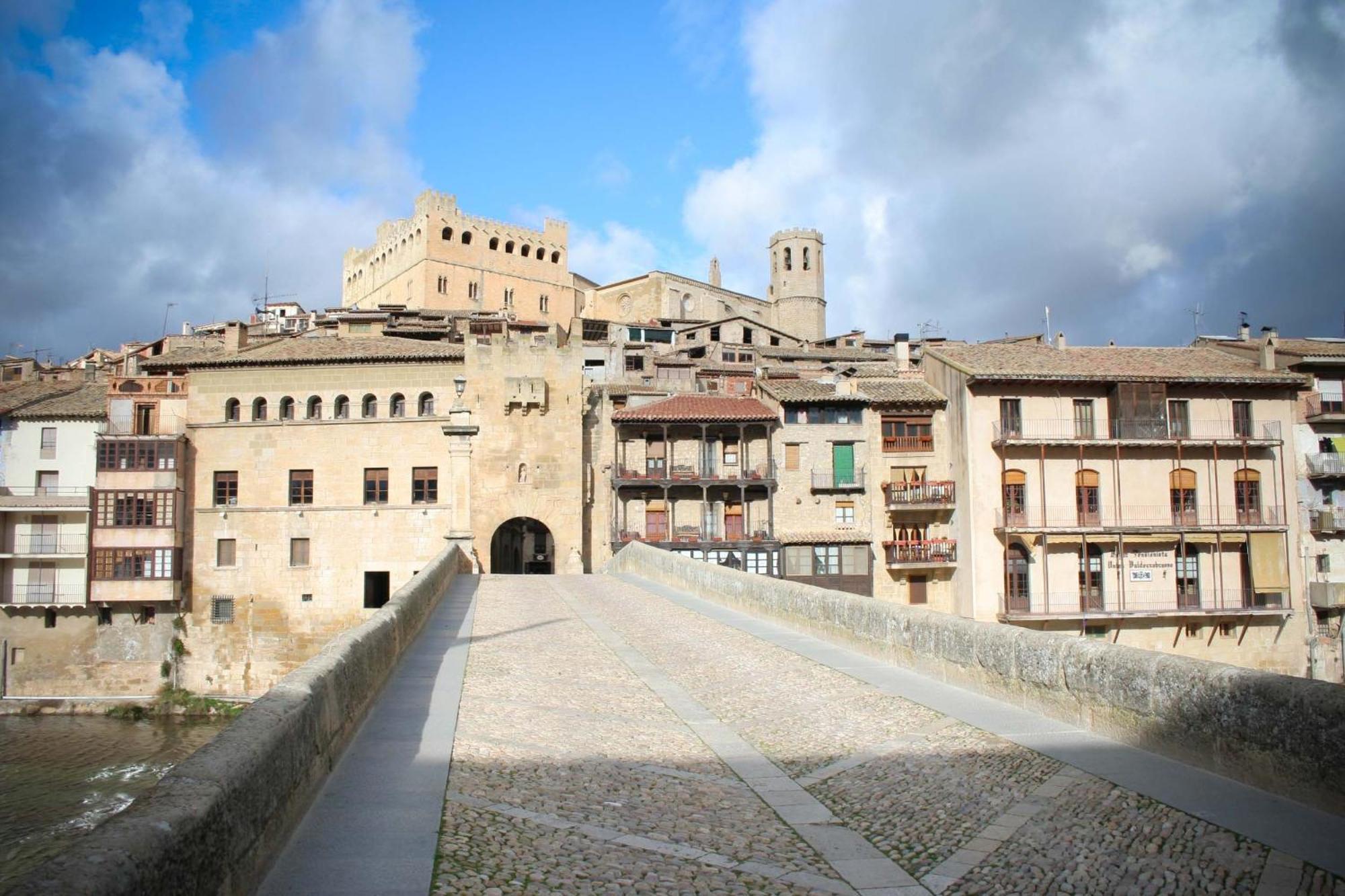 Fonda La Plaza Hotel Valderrobres Eksteriør billede